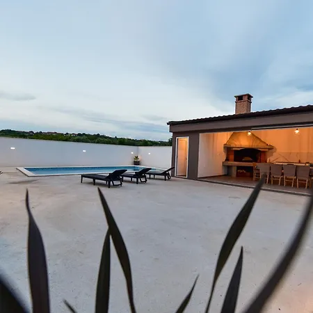 Villa Laura Nadin