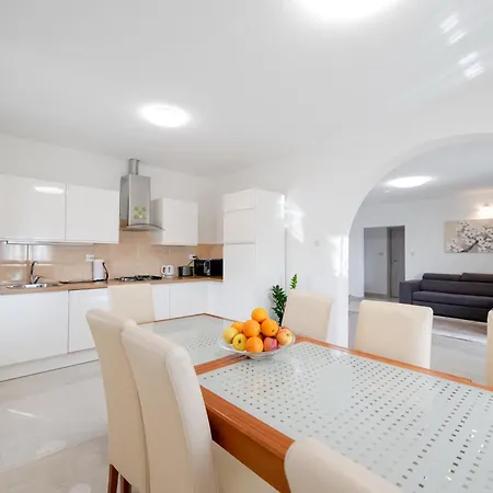 Villa Laura *