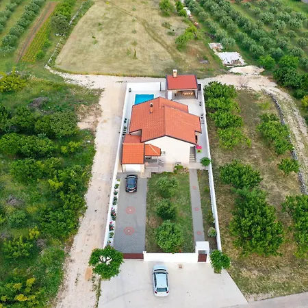 Villa Laura Nadin